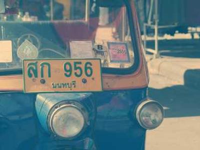 I changed 10+ settings on my iPhone to significantly extend its battery life (iOS 26 and older)