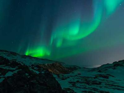 TSA's plea: Don't make these airport Wi-Fi and public charging mistakes this holiday