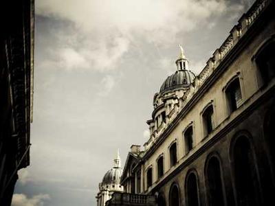 I changed 10+ settings on my iPhone to significantly extend its battery life (iOS 26 and older)