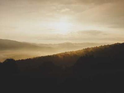 TSA's plea: Don't make these airport Wi-Fi and public charging mistakes this holiday