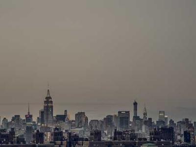 Browsing online at the airport? Here's why I use cellular instead of Wi-Fi (and you should, too)