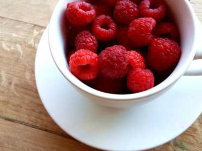 I changed 10+ settings on my iPhone to significantly extend its battery life (iOS 26 and older)