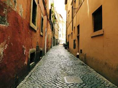 I changed 10+ settings on my iPhone to significantly extend its battery life (iOS 26 and older)